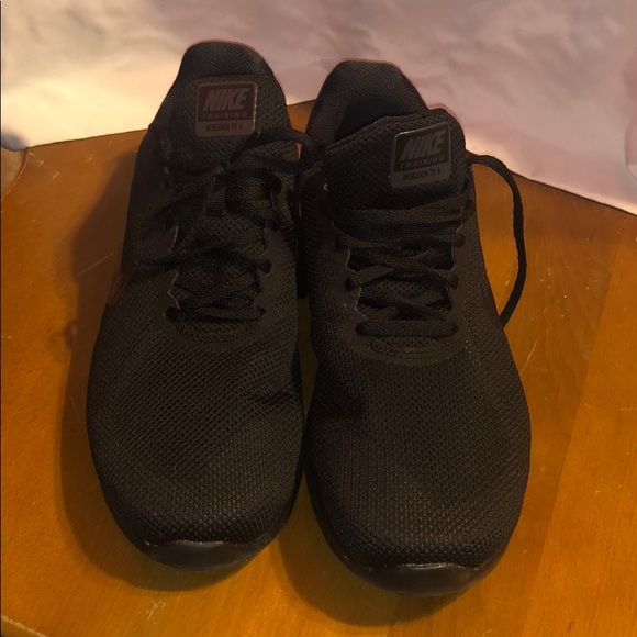 Nike Shoes - In Season TR 6 Nike